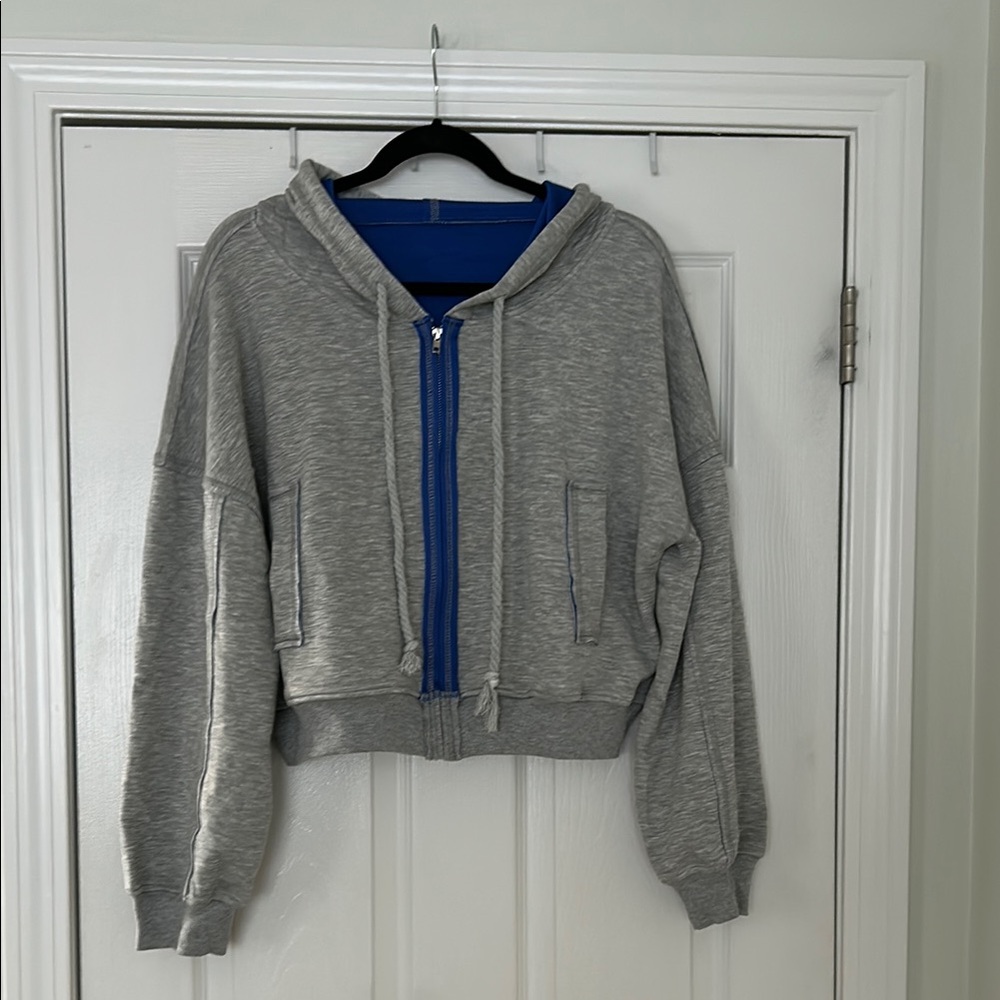 Women’s Gray Cropped Hoodie with Blue Lining size Small